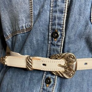 NOCONA Western Style leather Belt in White.